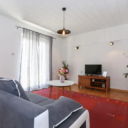 Apartment Mariniva Kastela
